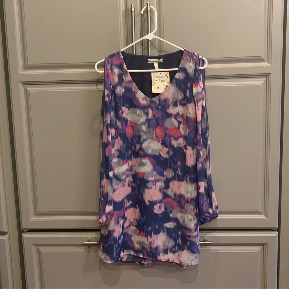 Colorful open sleeved dress